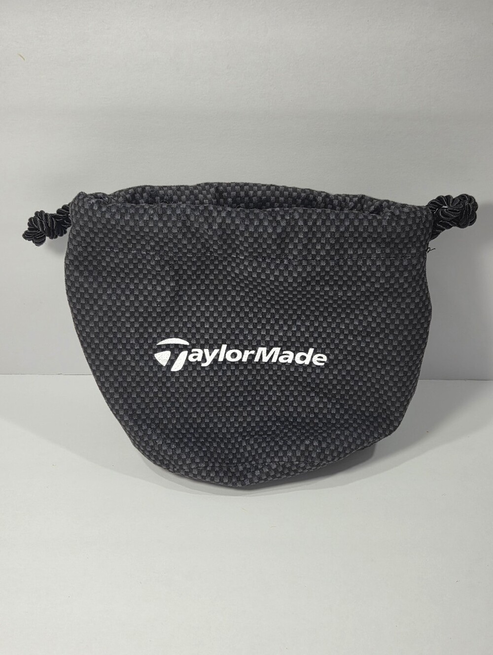 Taylormade Men's Pre-owned Small Drawstring Bag Black.